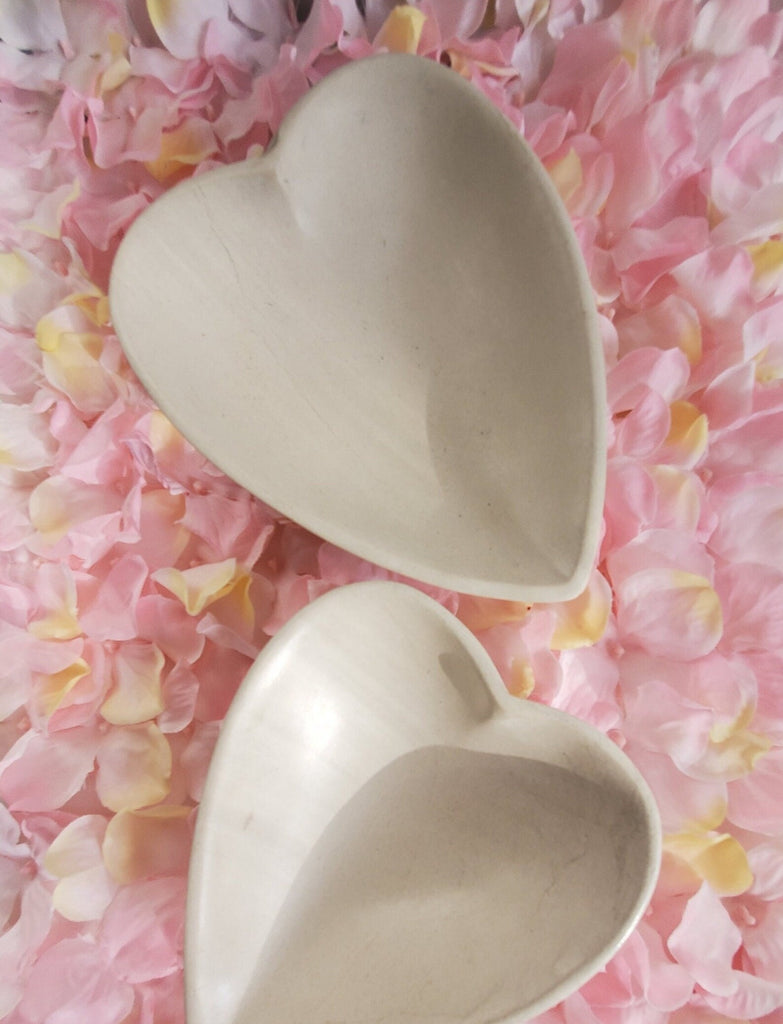 White Heart Soapstone Carving Bowls (set of 2) - Welljourn