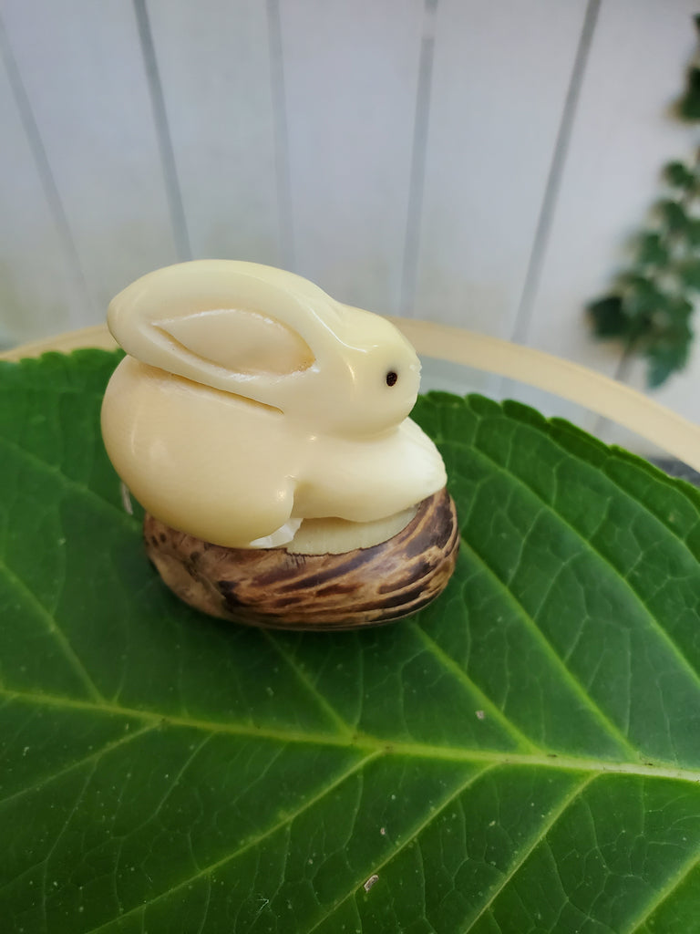 Rabbit Tagua Nut Figurine - Welljourn