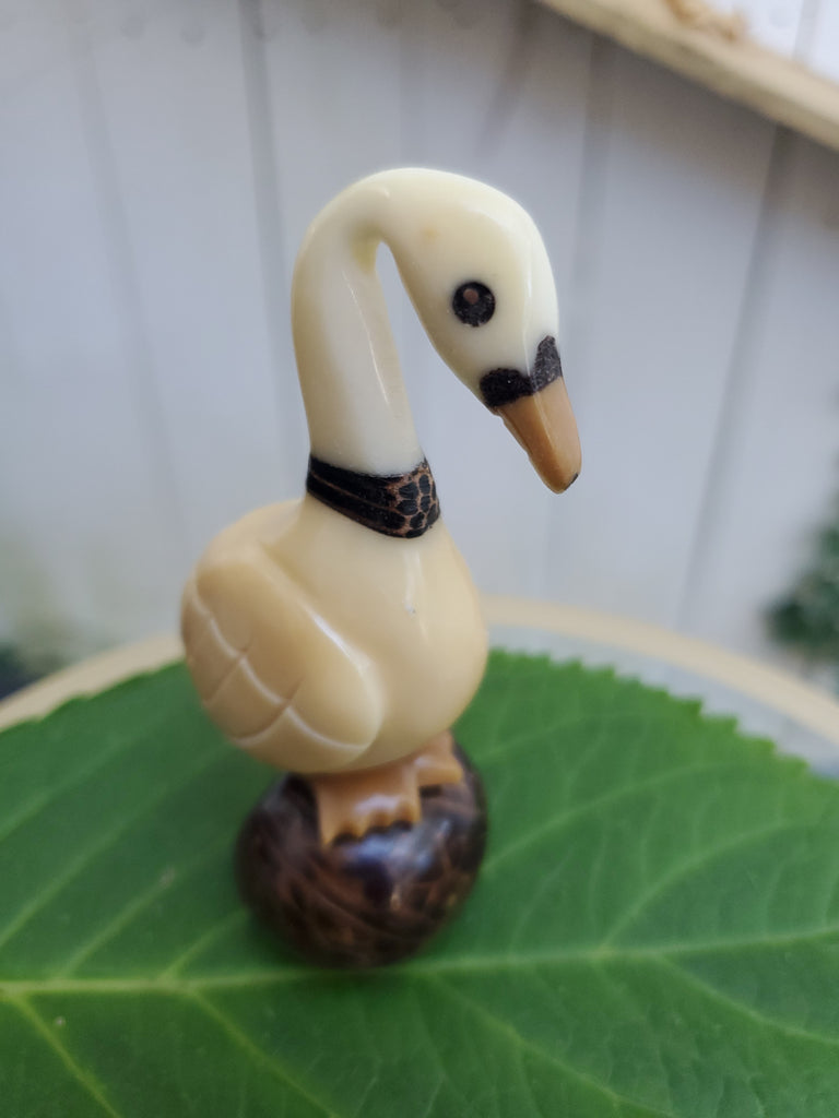 Swan Tagua Figurine - Welljourn