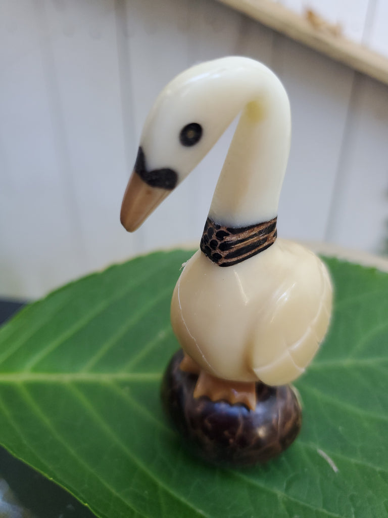 Swan Tagua Figurine - Welljourn