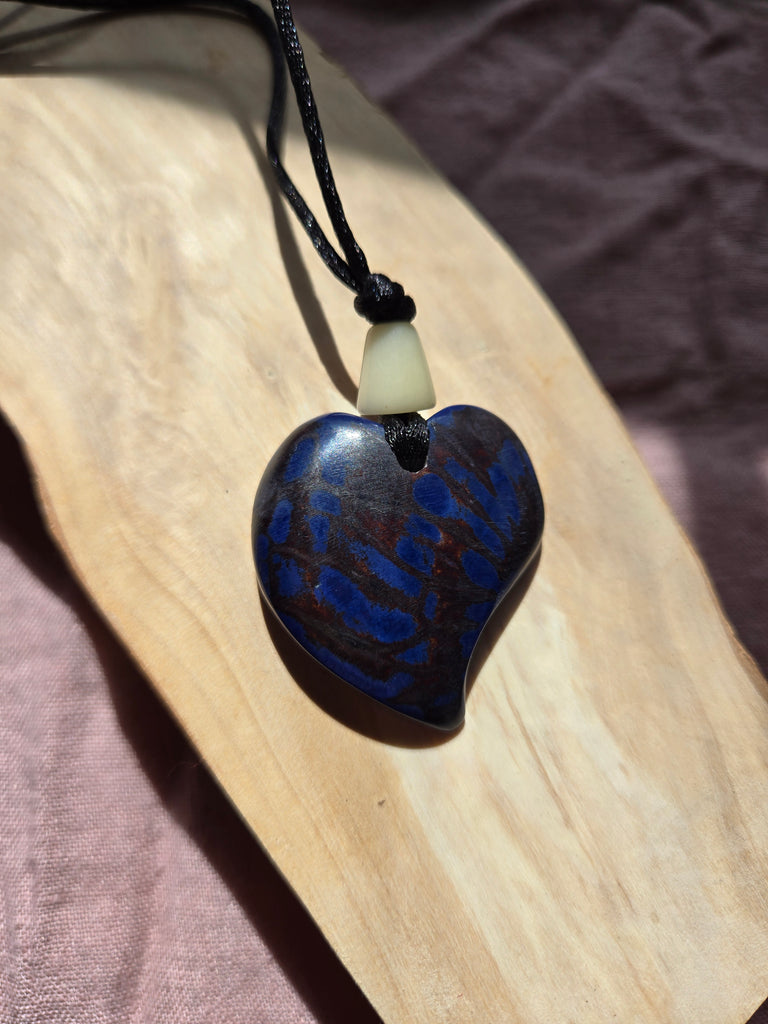 Tagua Nut Navy Blue Heart Pendant - Welljourn