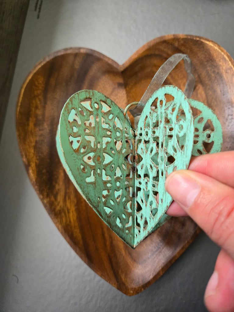 Patina Metal Pattern Spinning Heart Ornament - Welljourn