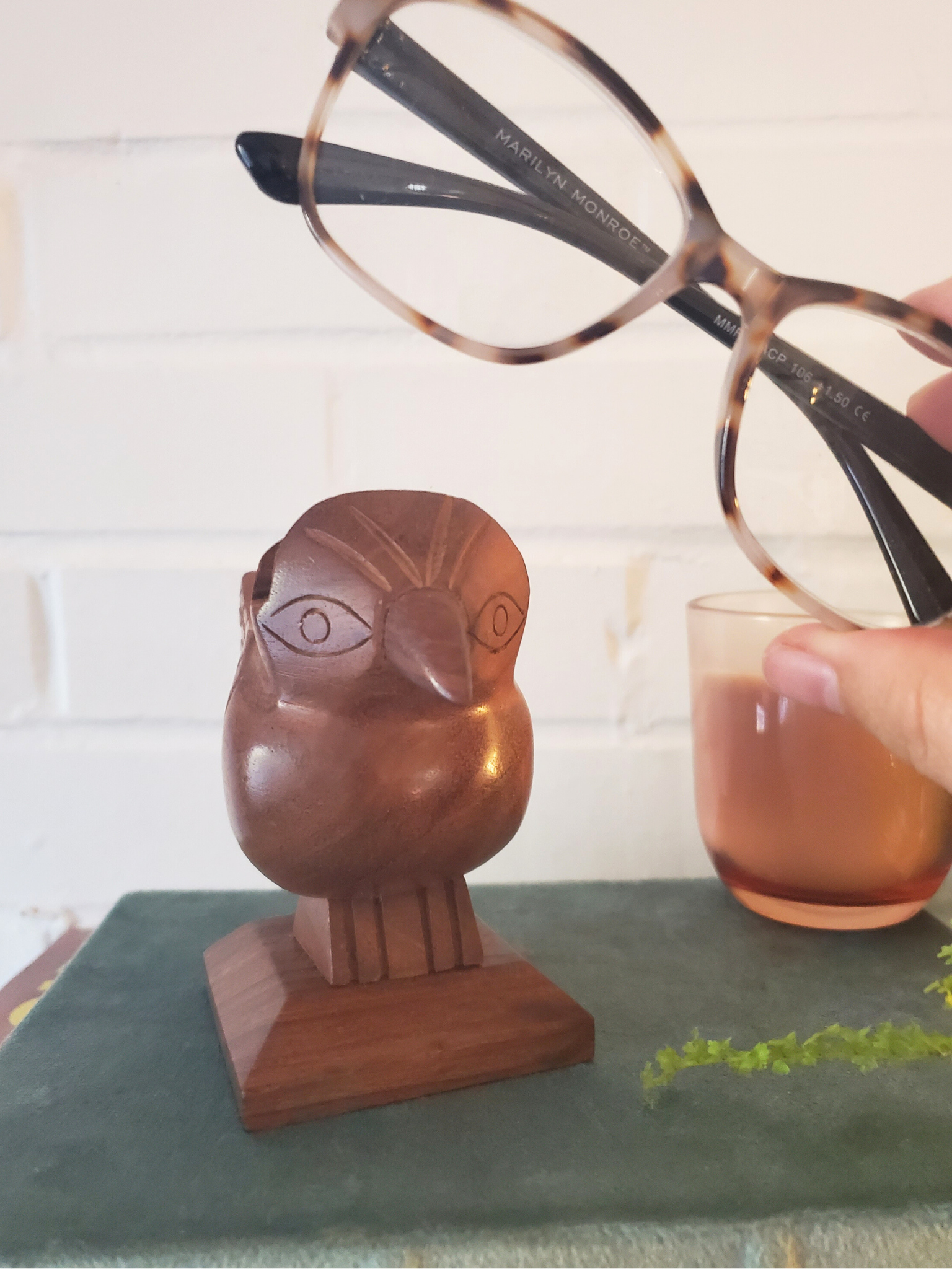 Eyeglass holder – Shop with a Mission