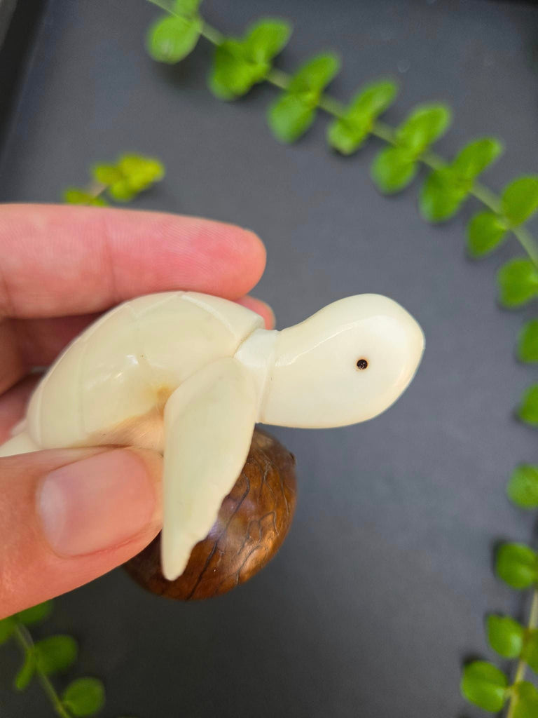 Natural Sea Turtle Tagua Figurine - Welljourn