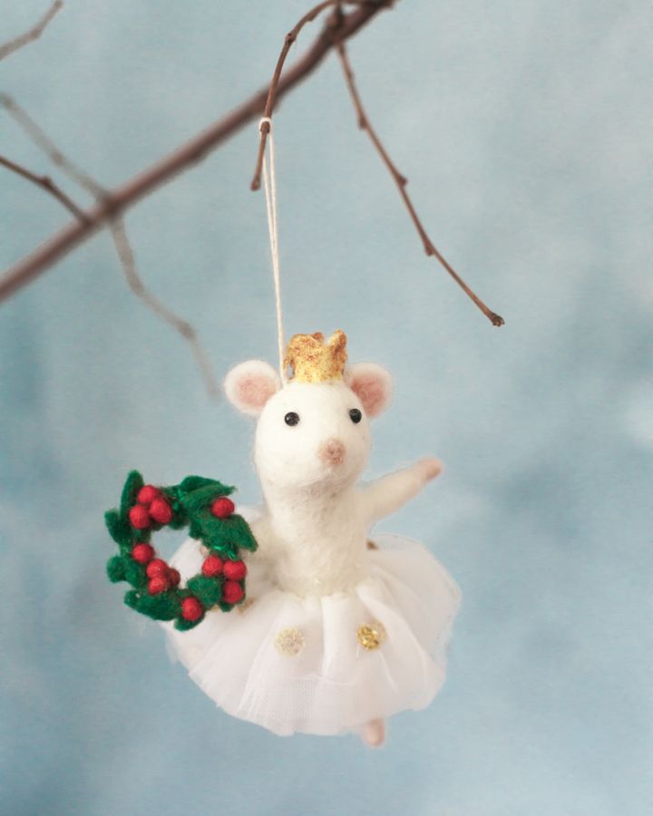 Ballerina Mouse with Wreath Felt Ornament - Welljourn