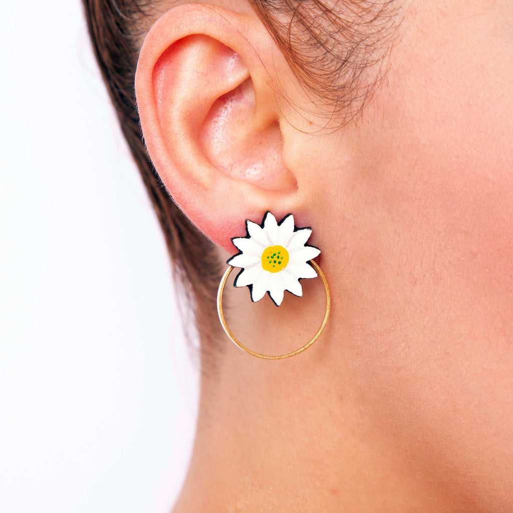 "Margarita" Daisy Flower Wood Stud Earrings - Welljourn