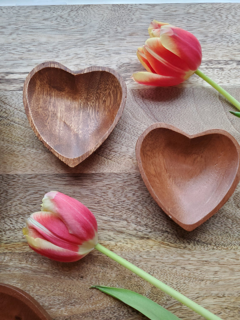 Acacia Wood Heart Bowls (3 Size Options) - Welljourn